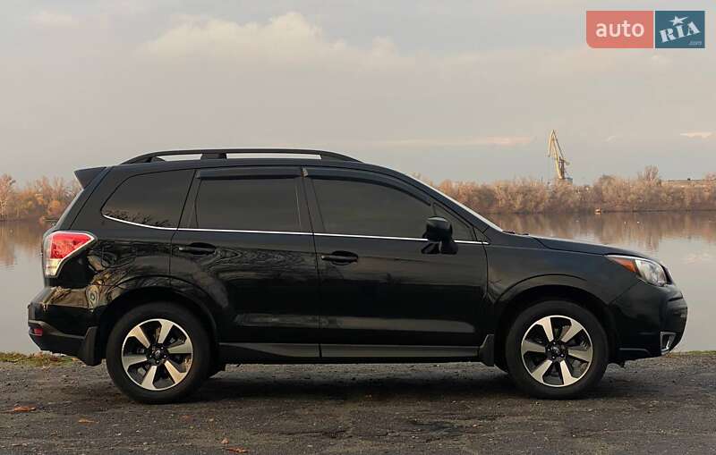 Позашляховик / Кросовер Subaru Forester 2017 в Дніпрі