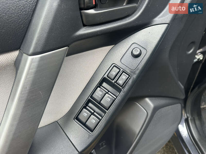 Позашляховик / Кросовер Subaru Forester 2015 в Києві фото 16 Позашляховик / Кросовер Subaru Forester 2015 в Києві