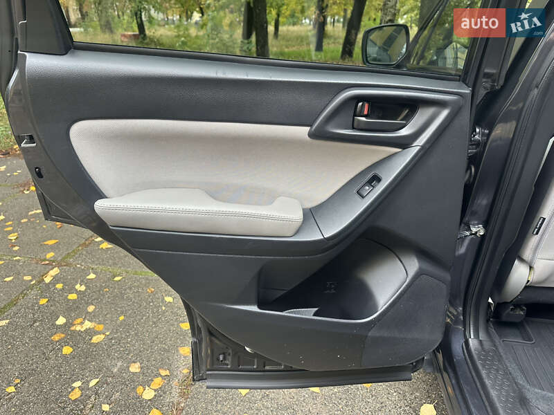 Позашляховик / Кросовер Subaru Forester 2015 в Києві фото 19 Позашляховик / Кросовер Subaru Forester 2015 в Києві