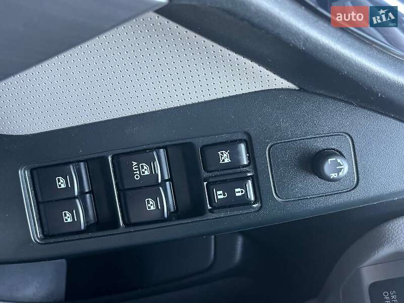 Позашляховик / Кросовер Subaru Forester 2015 в Києві