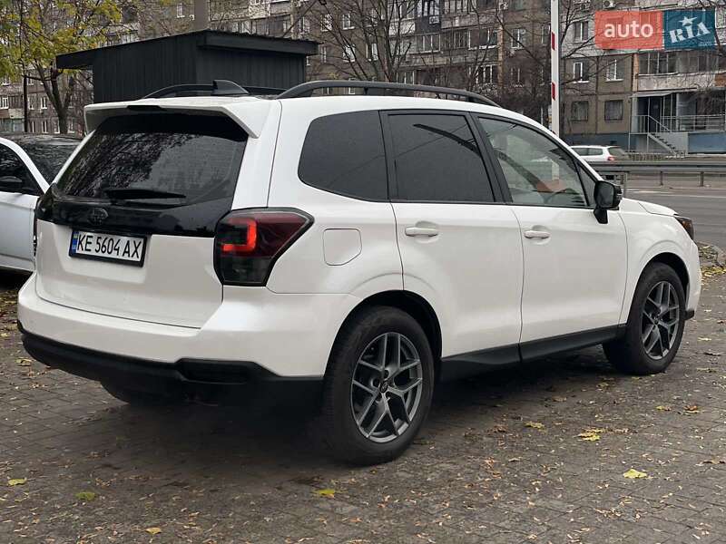 Внедорожник / Кроссовер Subaru Forester 2018 в Днепре