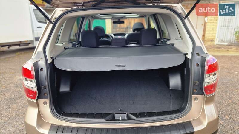 Позашляховик / Кросовер Subaru Forester 2014 в Києві