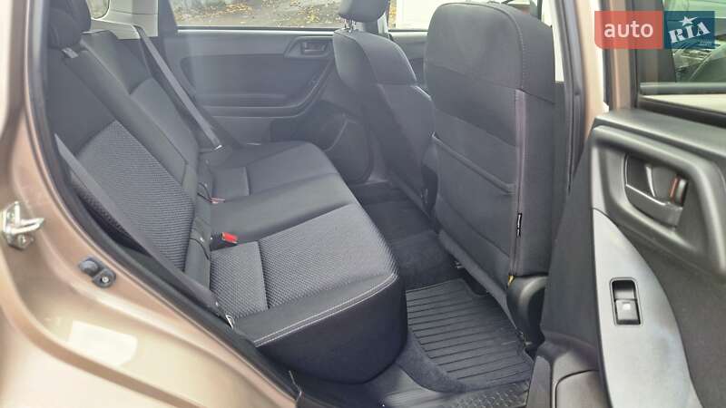 Позашляховик / Кросовер Subaru Forester 2014 в Києві