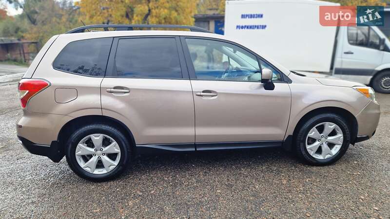 Позашляховик / Кросовер Subaru Forester 2014 в Києві