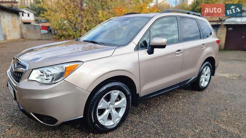 Позашляховик / Кросовер Subaru Forester 2014 в Києві
