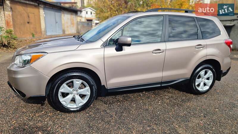 Позашляховик / Кросовер Subaru Forester 2014 в Києві