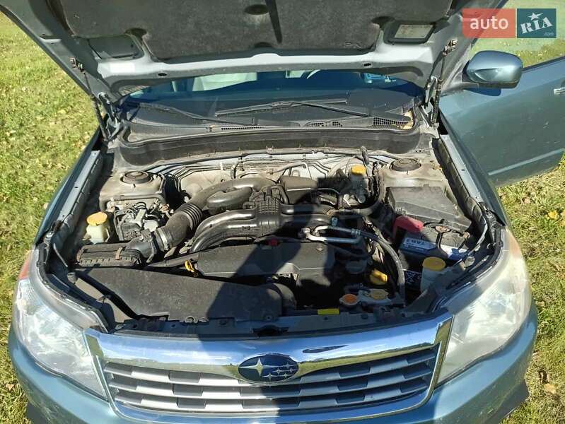 Позашляховик / Кросовер Subaru Forester 2012 в Житомирі