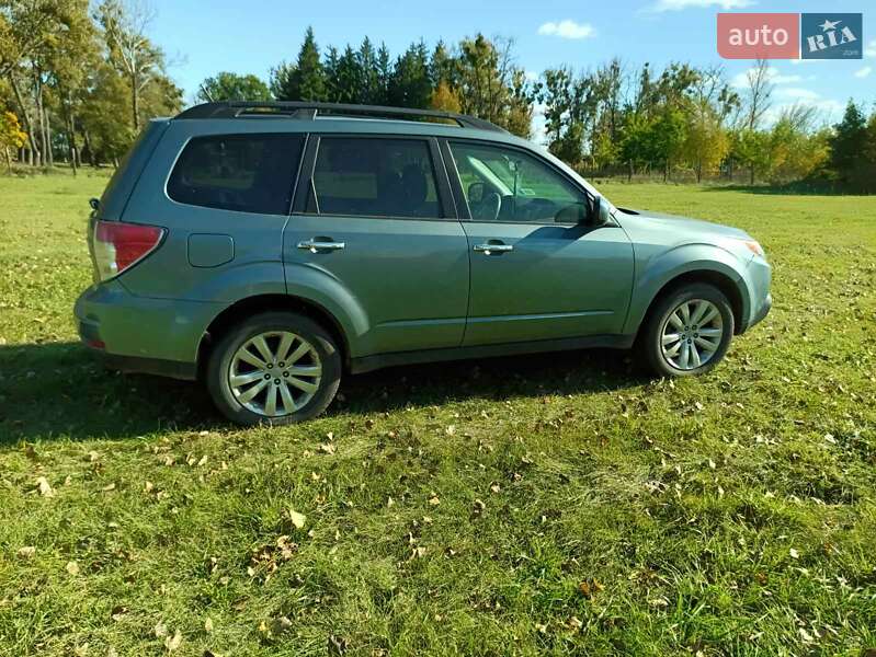 Позашляховик / Кросовер Subaru Forester 2012 в Житомирі