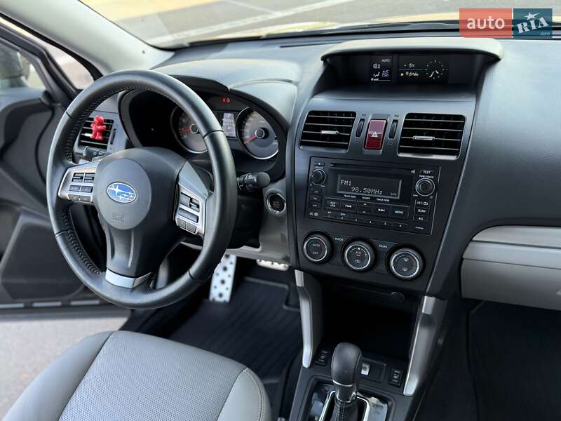 Позашляховик / Кросовер Subaru Forester 2014 в Києві