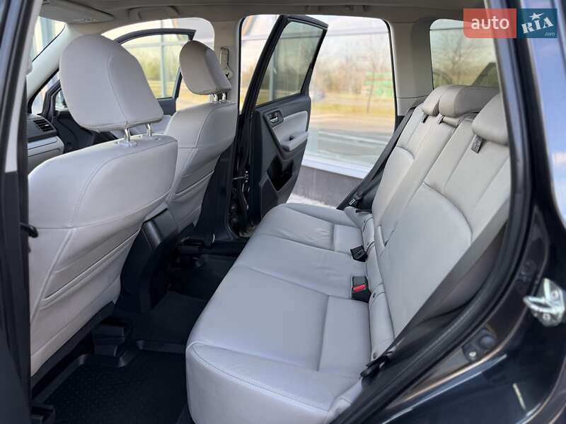 Позашляховик / Кросовер Subaru Forester 2014 в Києві