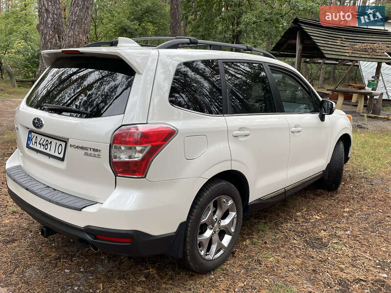 Внедорожник / Кроссовер Subaru Forester 2016 в Киеве