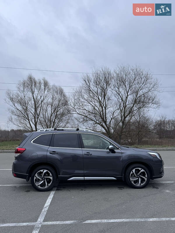 Внедорожник / Кроссовер Subaru Forester 2022 в Киеве