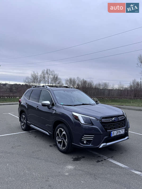 Внедорожник / Кроссовер Subaru Forester 2022 в Киеве