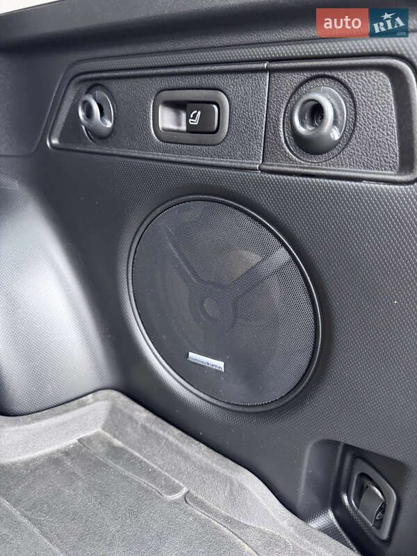 Внедорожник / Кроссовер Subaru Forester 2022 в Киеве