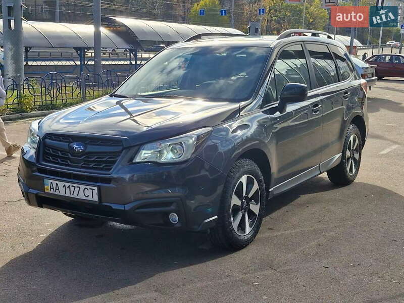 Позашляховик / Кросовер Subaru Forester 2016 в Києві