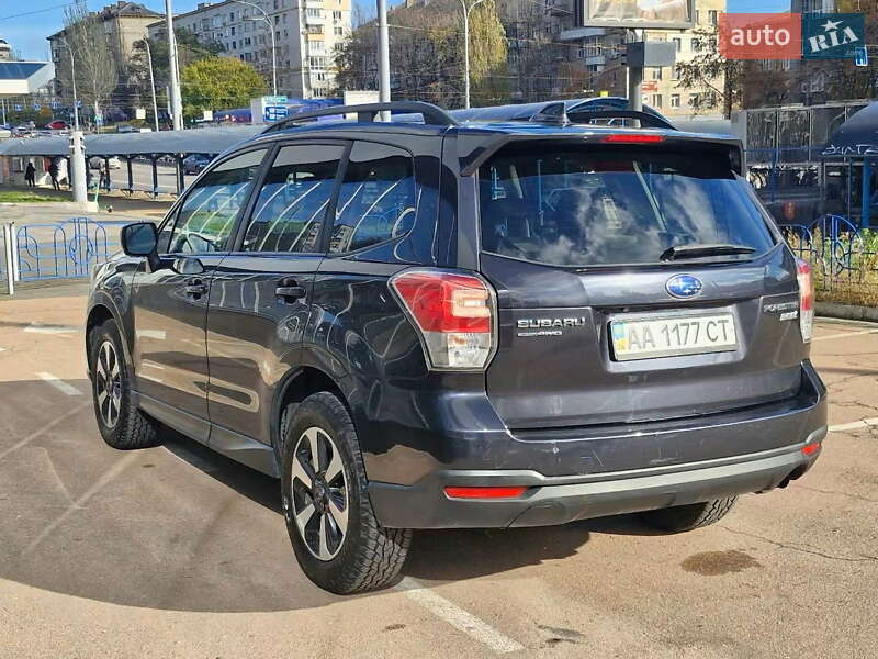 Позашляховик / Кросовер Subaru Forester 2016 в Києві