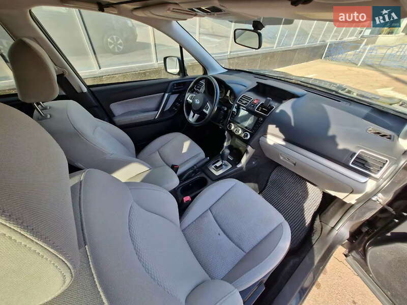 Позашляховик / Кросовер Subaru Forester 2016 в Києві