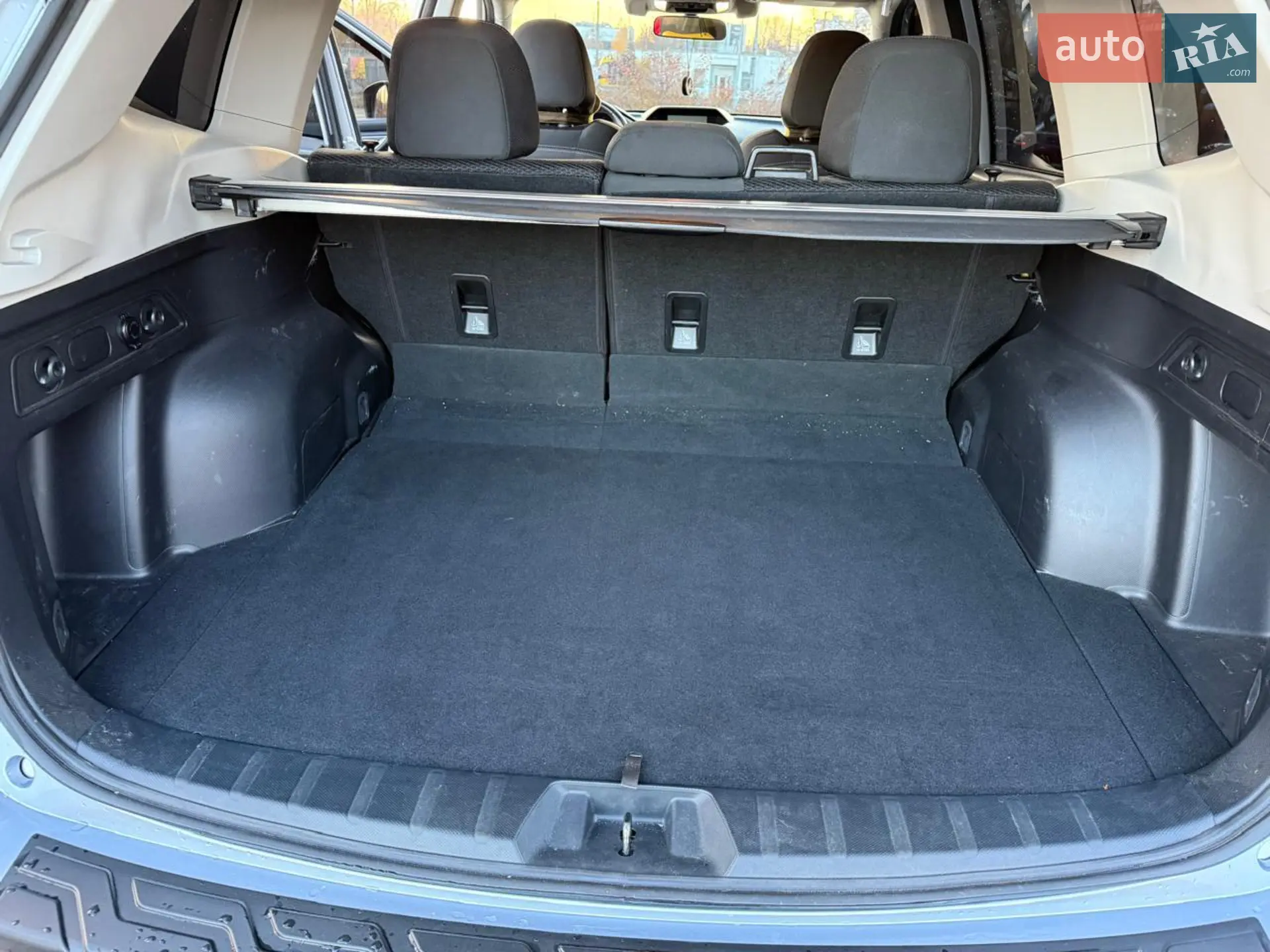 Subaru Forester 2019 VIN JF2SKAJC8LH457163 фото оголошення 16 з 27