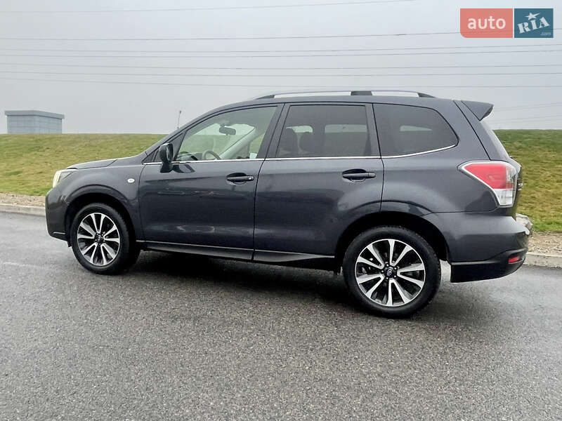 Внедорожник / Кроссовер Subaru Forester 2017 в Днепре