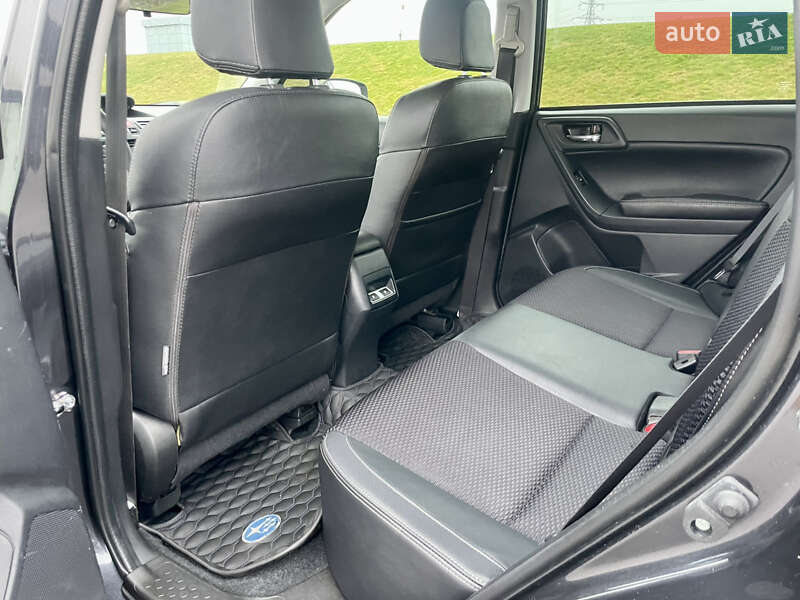 Внедорожник / Кроссовер Subaru Forester 2017 в Днепре