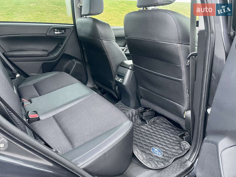 Внедорожник / Кроссовер Subaru Forester 2017 в Днепре