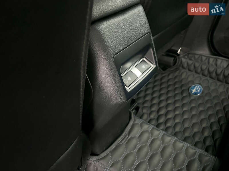 Внедорожник / Кроссовер Subaru Forester 2017 в Днепре