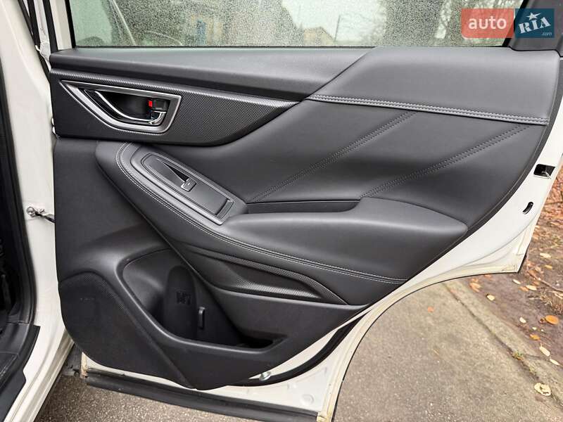 Позашляховик / Кросовер Subaru Forester 2018 в Києві