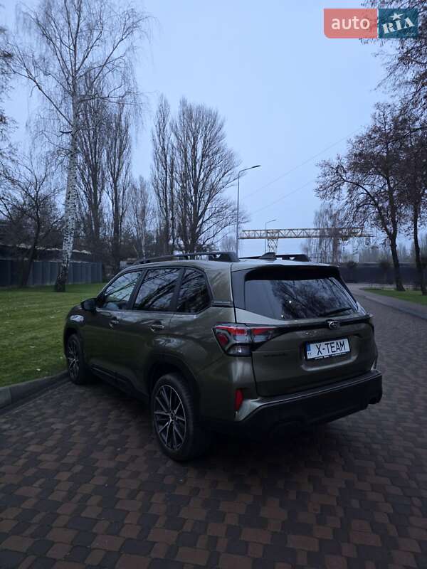 Позашляховик / Кросовер Subaru Forester 2024 в Києві