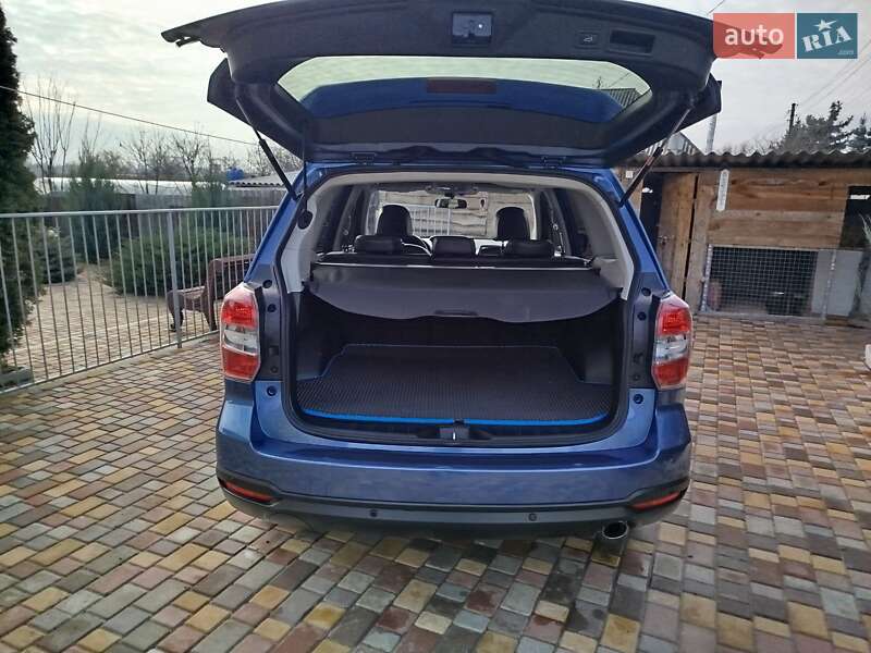 Позашляховик / Кросовер Subaru Forester 2015 в Ізюмі