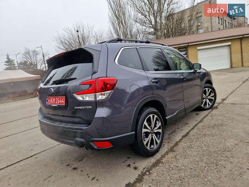 Внедорожник / Кроссовер Subaru Forester 2021 в Днепре