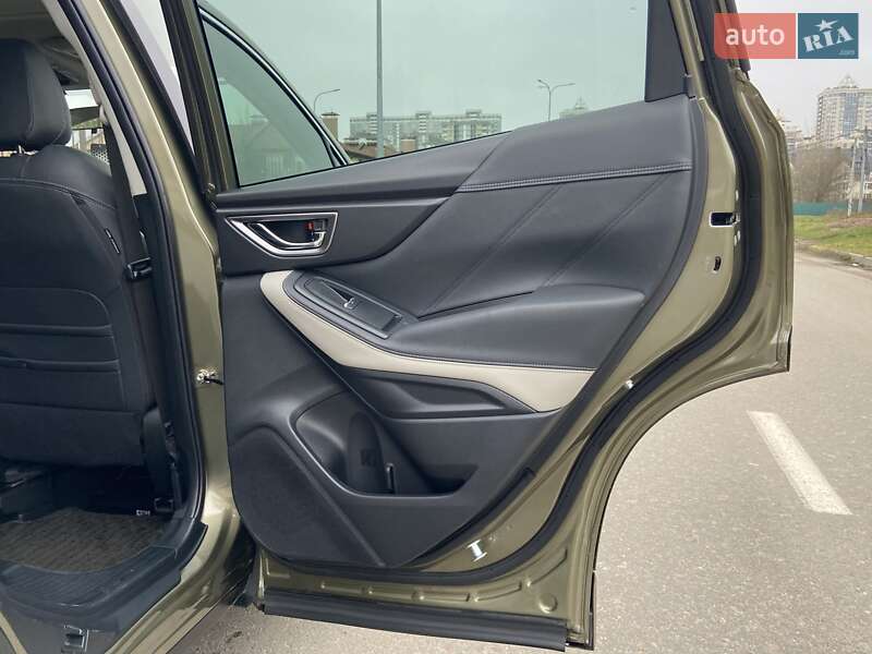 Внедорожник / Кроссовер Subaru Forester 2022 в Киеве