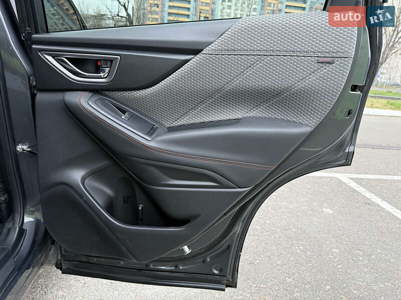 Позашляховик / Кросовер Subaru Forester 2020 в Києві