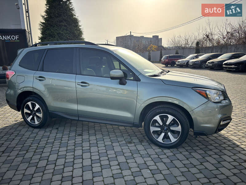 Внедорожник / Кроссовер Subaru Forester 2016 в Ивано-Франковске