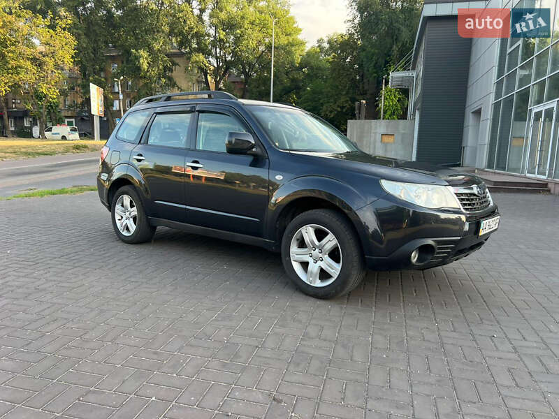 Внедорожник / Кроссовер Subaru Forester 2010 в Каменском