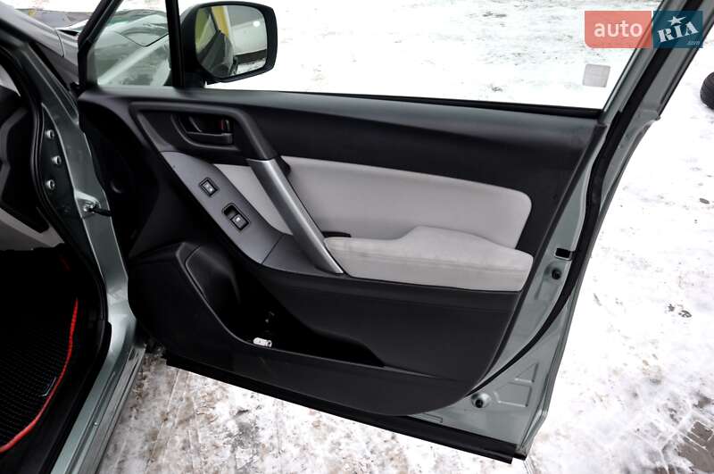 Внедорожник / Кроссовер Subaru Forester 2013 в Львове