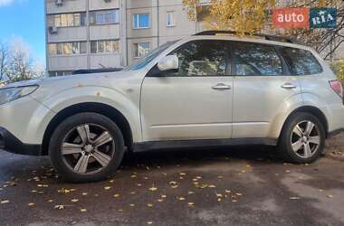 Позашляховик / Кросовер Subaru Forester 2010 в Києві