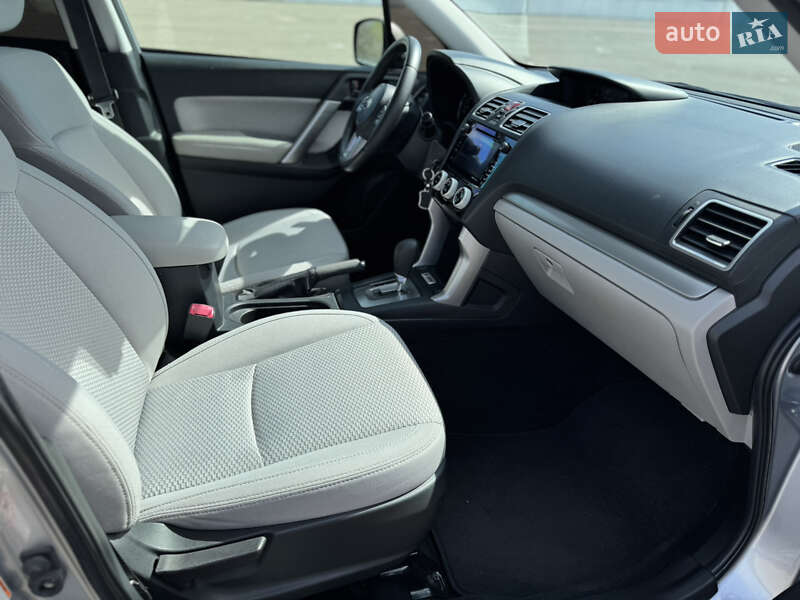 Внедорожник / Кроссовер Subaru Forester 2017 в Харькове