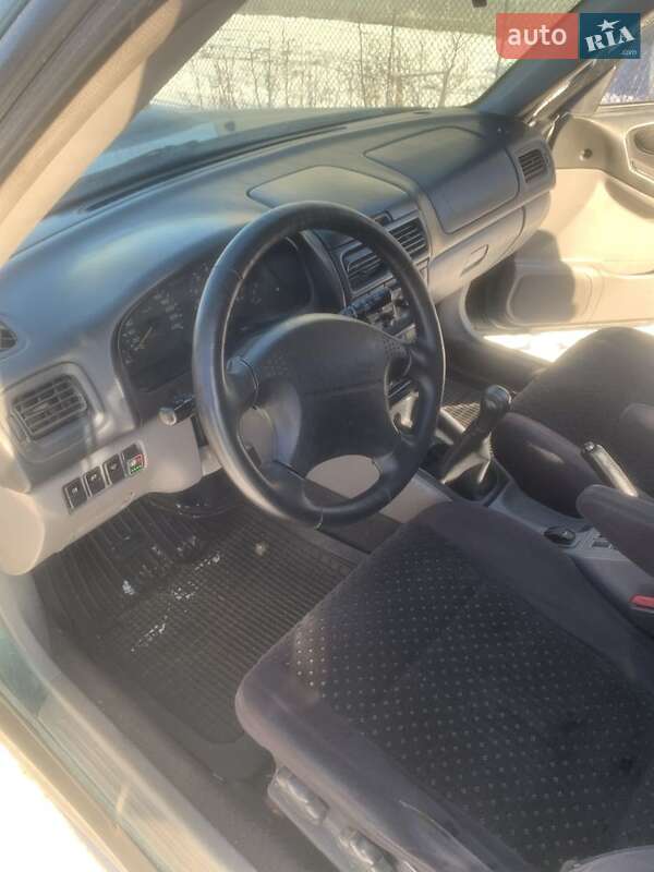 Внедорожник / Кроссовер Subaru Forester 1999 в Золочеве