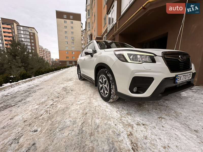 Внедорожник / Кроссовер Subaru Forester 2019 в Хмельницком