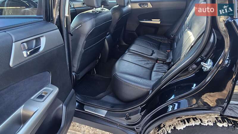 Внедорожник / Кроссовер Subaru Forester 2011 в Каменском