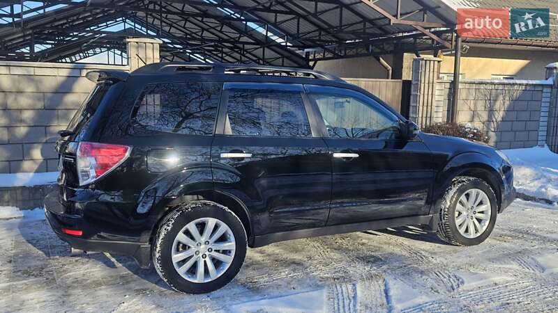 Внедорожник / Кроссовер Subaru Forester 2011 в Каменском
