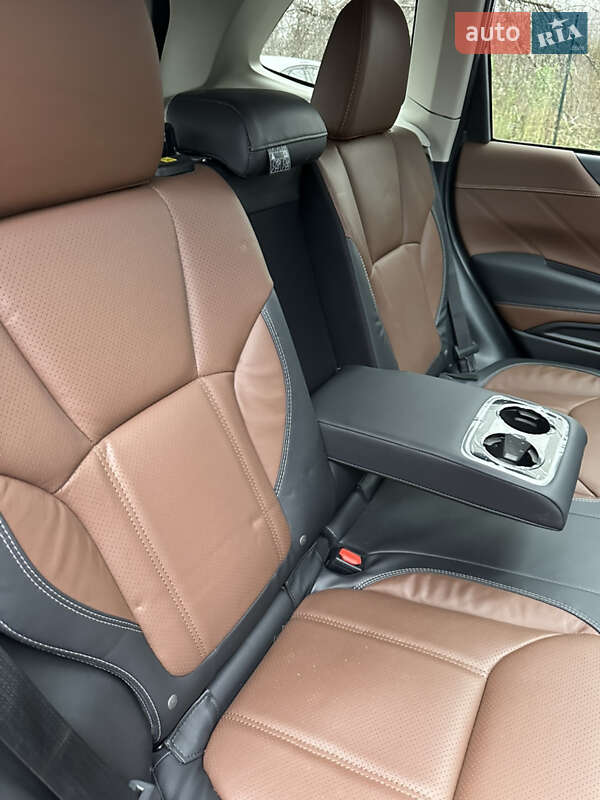 Внедорожник / Кроссовер Subaru Forester 2023 в Киеве