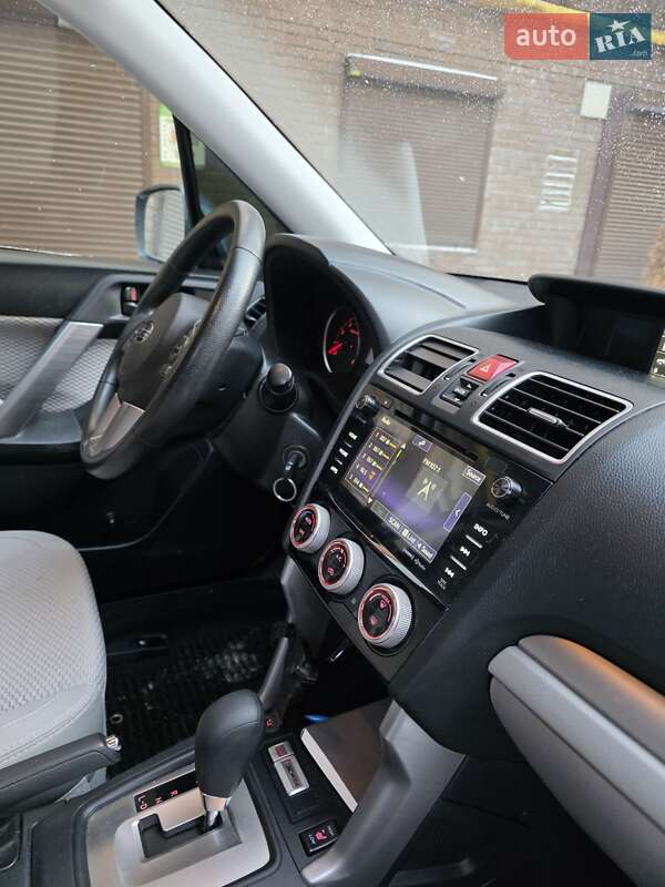 Внедорожник / Кроссовер Subaru Forester 2017 в Хмельницком