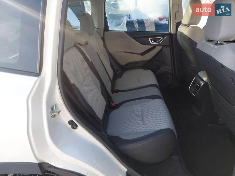 Внедорожник / Кроссовер Subaru Forester 2022 в Киеве