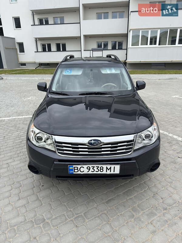 Внедорожник / Кроссовер Subaru Forester 2010 в Львове