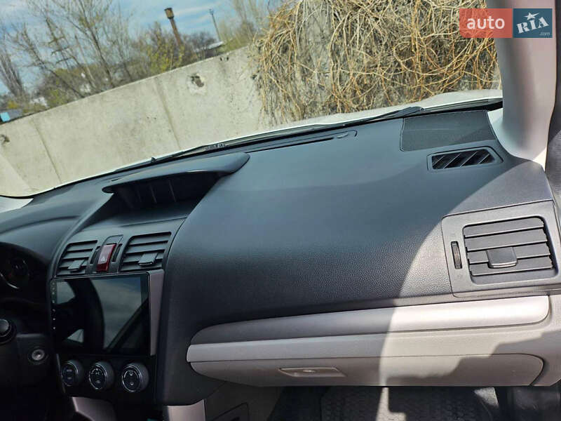Внедорожник / Кроссовер Subaru Forester 2014 в Днепре