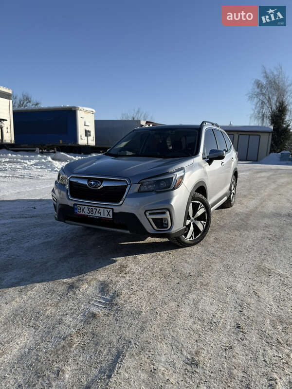 Внедорожник / Кроссовер Subaru Forester 2021 в Ровно