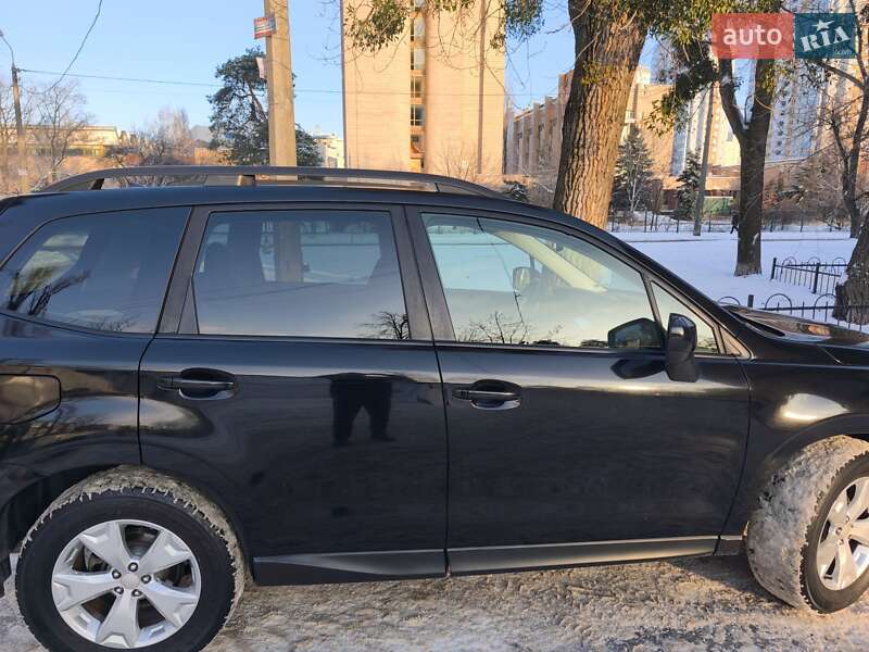 Позашляховик / Кросовер Subaru Forester 2015 в Києві