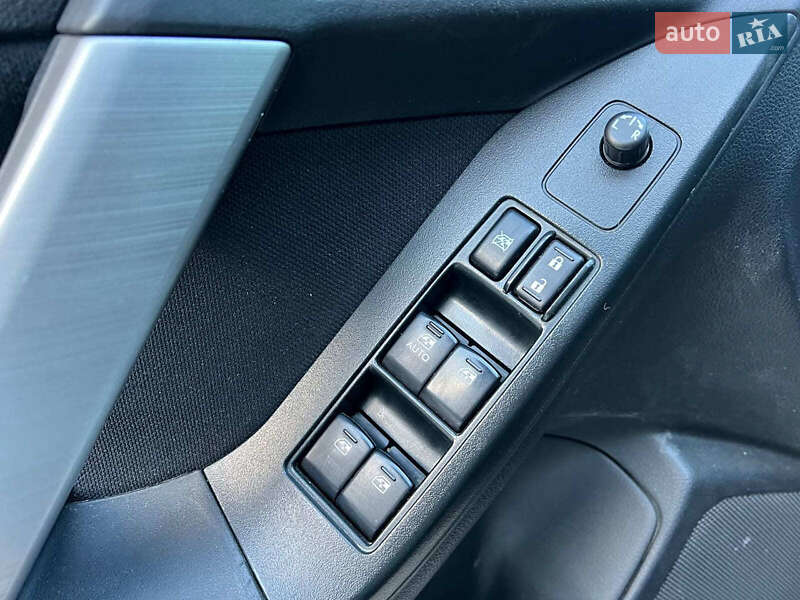 Позашляховик / Кросовер Subaru Forester 2016 в Львові