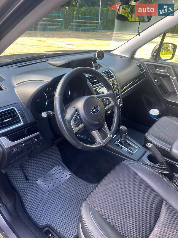Позашляховик / Кросовер Subaru Forester 2017 в Харкові